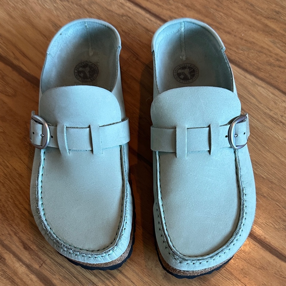 Birkenstock Buckley in Matcha Green